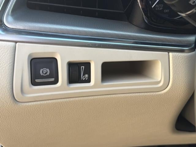 Used 2024 Cadillac XT5 Premium Luxury FWD image 38