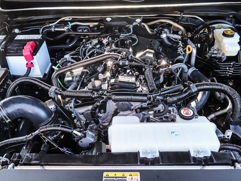 Used 2025 Toyota Tacoma SR5 RWD image 27
