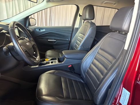 Used 2017 Ford Escape Titanium image 18