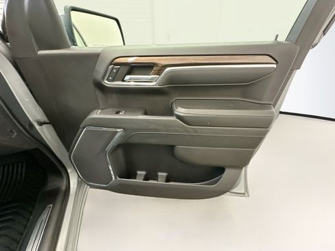 Used 2024 Chevrolet Silverado 1500 LT AWD/4WD image 32