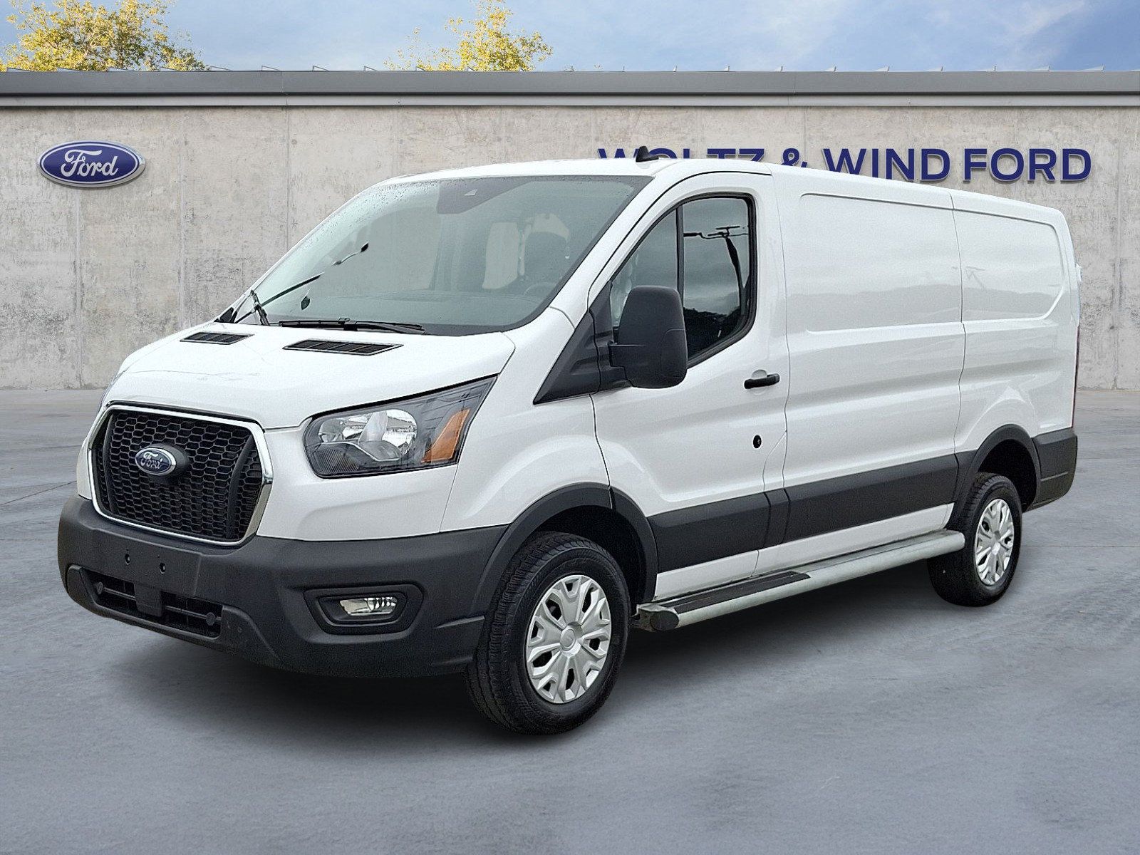 Used 2025 Ford Transit 250 Low Roof w/ Exterior Upgrade Package RWD image 3