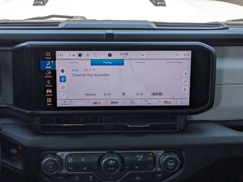 New 2025 Jeep Gladiator Sport image 19