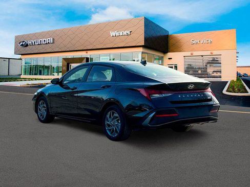 New 2025 Hyundai Elantra Hybrid FWD image 5
