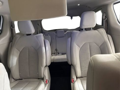 Used 2018 Chrysler Pacifica Touring Plus image 15