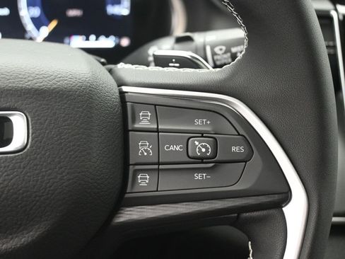 New 2025 Jeep Grand Cherokee L Altitude image 10