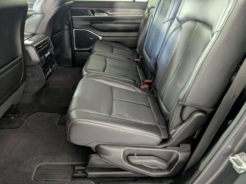 Certified 2022 Jeep Wagoneer Series II AWD/4WD image 27