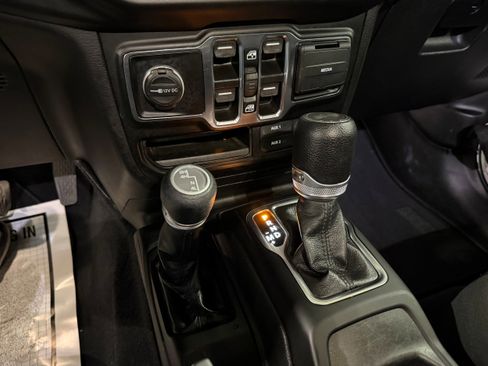 Used 2022 Jeep Wrangler Unlimited Sport AWD/4WD image 60