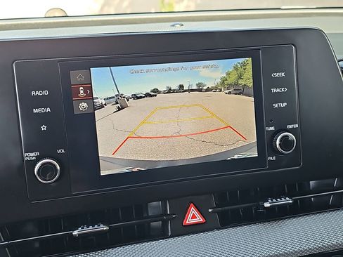 Used 2025 Kia Sportage LX image 22