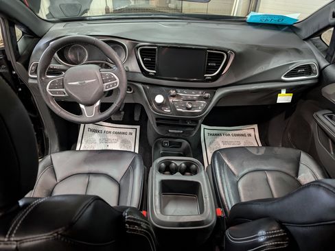 New 2026 Chrysler Voyager LX image 10