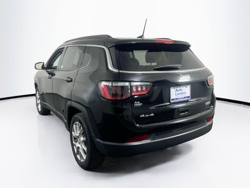 Used 2022 Jeep Compass Latitude w/ Sun and Sound Group AWD/4WD image 7