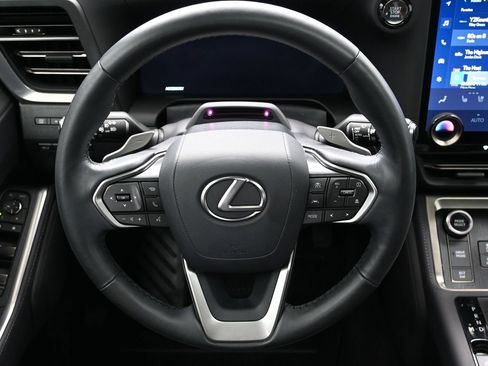 Used 2025 Lexus GX 550 w/ Accessory Package (2T) AWD/4WD image 15