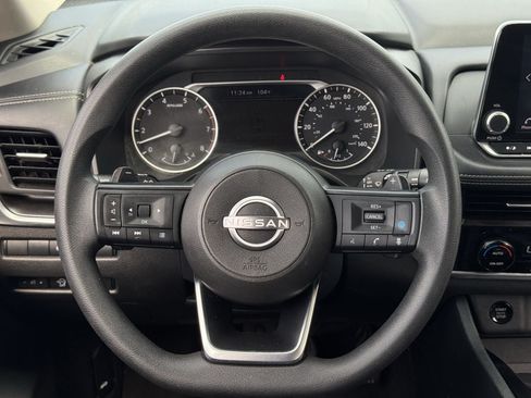 Used 2024 Nissan Rogue SV AWD/4WD image 10
