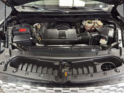 Used 2021 GMC Yukon Denali w/ Denali Premium Package image 9