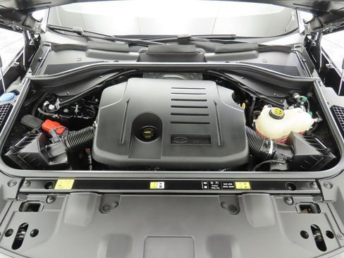 Certified 2025 Land Rover Range Rover Long Wheelbase SE image 28