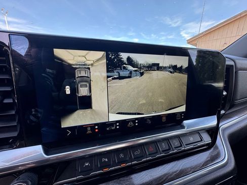 Used 2025 Chevrolet Silverado 1500 LTZ AWD/4WD image 25