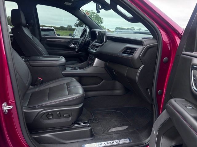 Used 2022 Chevrolet Suburban RST w/ Luxury Package AWD/4WD image 60
