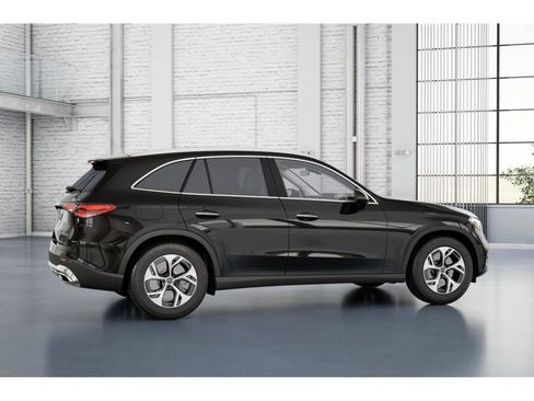 Used 2025 Mercedes-Benz GLC 350e 4MATIC image 18