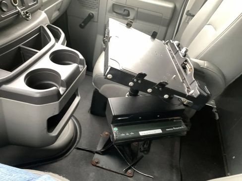 Used 2010 Ford E-250 and Econoline 250 image 14