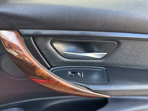 Used 2016 BMW 320i xDrive Sedan AWD/4WD image 18