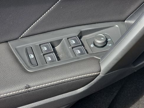Certified 2023 Volkswagen Tiguan SE R-Line FWD image 29