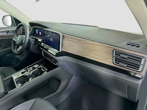 New 2026 Volkswagen Atlas SEL Premium R-Line AWD/4WD image 32