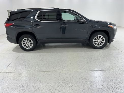 Used 2021 Chevrolet Traverse LT image 6
