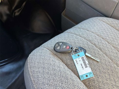 Used 2019 GMC Savana 2500 w/ Enhanced Convenience Package image 27