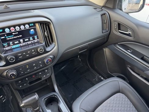 Used 2018 Chevrolet Colorado Z71 image 23