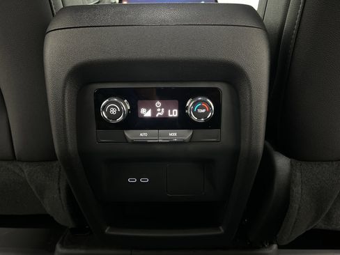 New 2026 Chevrolet Traverse LT w/ Midnight/Sport Edition image 20