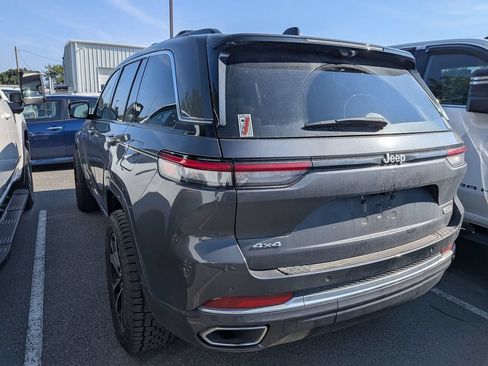 Used 2024 Jeep Grand Cherokee Overland w/ Luxury Tech Group IV AWD/4WD image 6