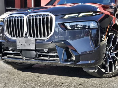 Used 2023 BMW X7 xDrive40i w/ M Sport Package image 2