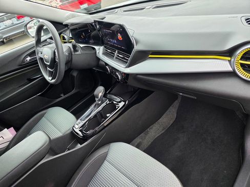 Used 2026 Chevrolet Trax LT image 22