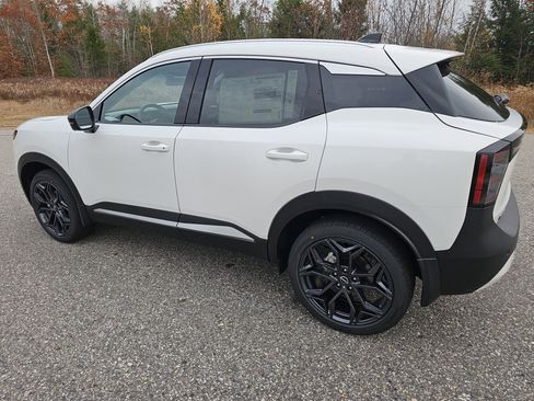 New 2026 Nissan Kicks SR w/ SR Premium Package image 5