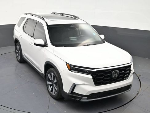 Used 2024 Honda Pilot Touring image 18