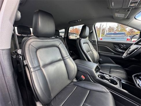 Certified 2022 Lincoln Corsair Standard w/ Equipment Group 101A image 34