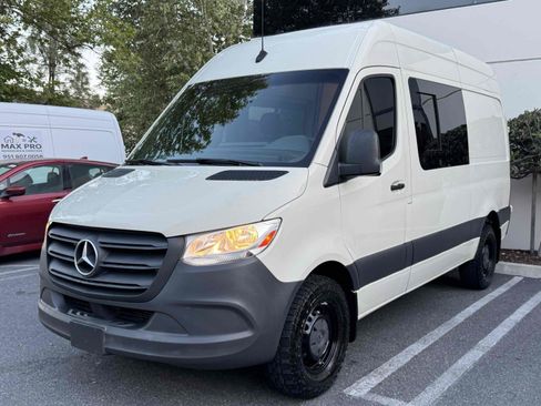 Used 2021 Mercedes-Benz Sprinter 2500 image 7
