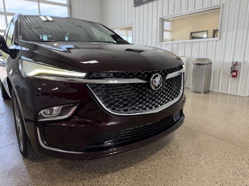 Used 2023 Buick Enclave Avenir AWD/4WD image 37