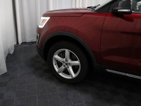 Used 2016 Ford Explorer XLT w/ Equipment Group 202A image 8