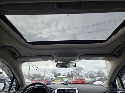 Used 2015 Ford Fusion SE w/ Equipment Group 201A FWD image 27