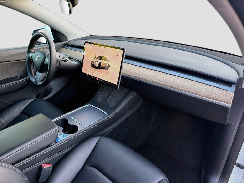 Used 2022 Tesla Model Y Performance AWD/4WD image 34