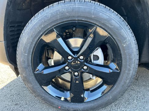 New 2026 Jeep Grand Cherokee Limited image 12