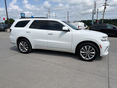 Used 2022 Dodge Durango SXT w/ Anodized Platinum Package AWD/4WD image 2