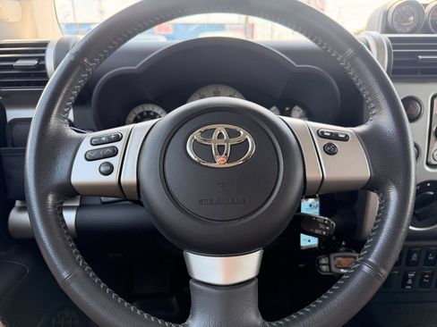 Used 2012 Toyota FJ Cruiser 4WD w/ Upgrade Pkg image 19