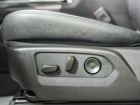 Used 2024 Chevrolet Silverado 2500 ZR2 w/ Technology Package image 41