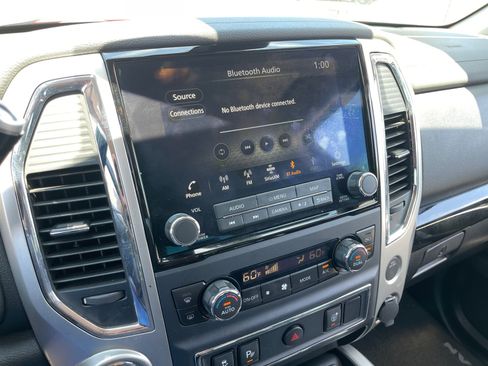 Certified 2021 Nissan Titan SV w/ SV Convenience Package RWD image 12