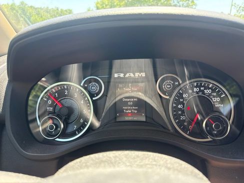 Used 2019 RAM 1500 Big Horn AWD/4WD image 14