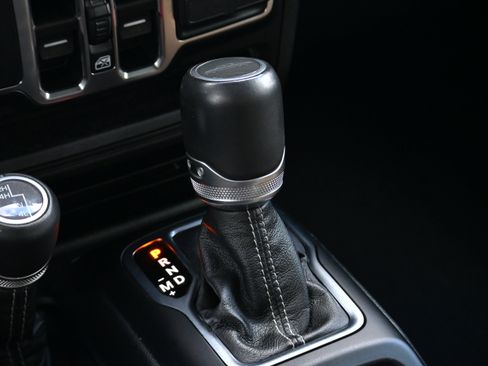 Used 2022 Jeep Gladiator Overland image 26