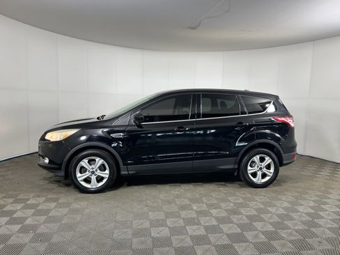 Used 2016 Ford Escape SE FWD image 2