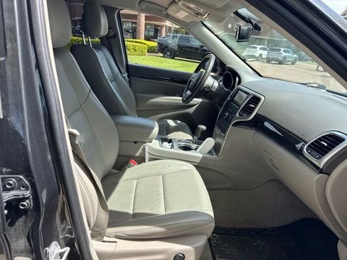 Used 2011 Jeep Grand Cherokee Laredo AWD/4WD image 10