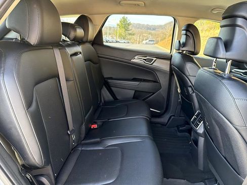 Used 2023 Kia Sportage EX image 21